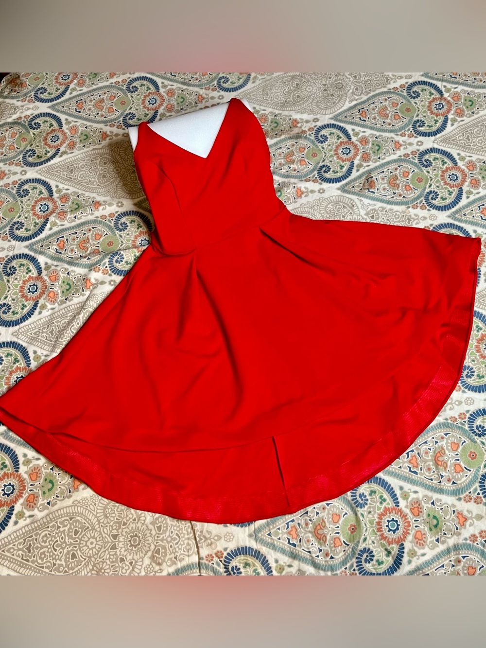 B DARLIN Fit-n-Flare red dress, 4 adj cross cross straps, size 5/6